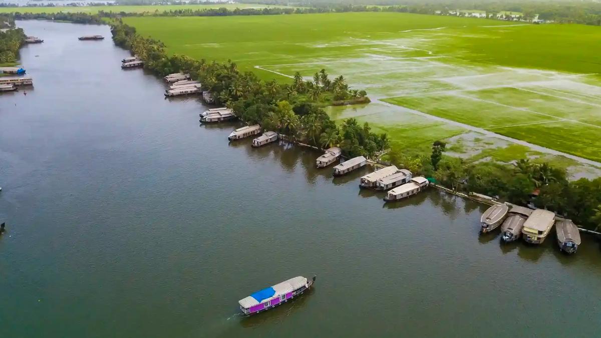Panoramic view of Alleppey - Alappuzha backwaters